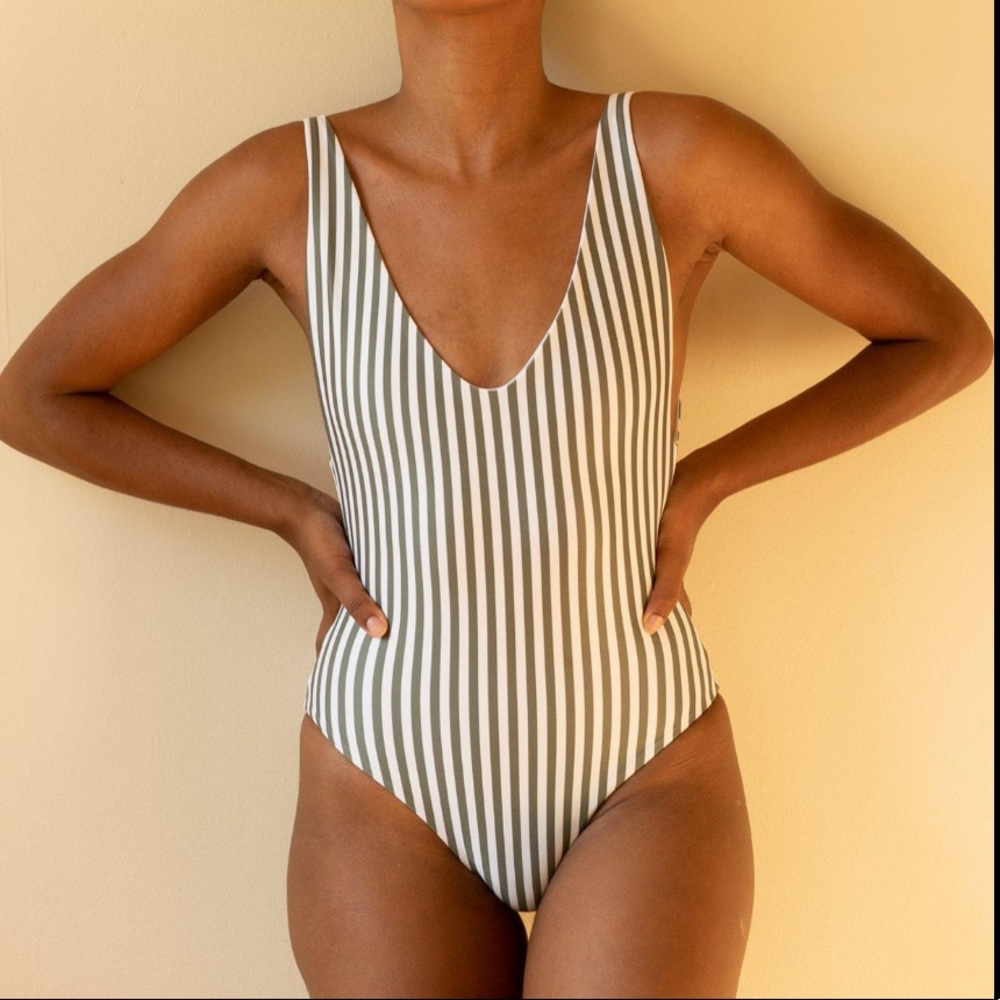 NWT Londre The Multiway one piece ruched cheeky deep v green white stripe sz M